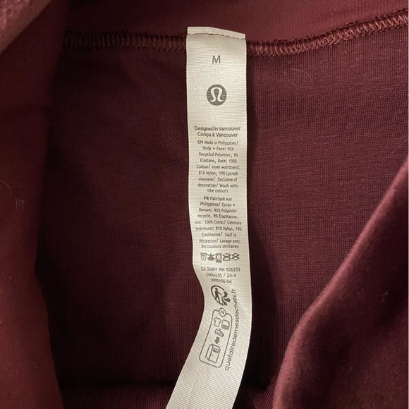 Lululemon Scuba High-Rise Mini Skirt *Velvet Garnet Sz M NWT $88 MSRP - Picture 4 of 7
